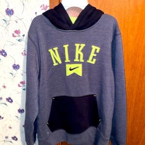 Nike hoodie medium